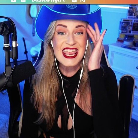 flachbrüstige onlyfans freie perfekte bilder