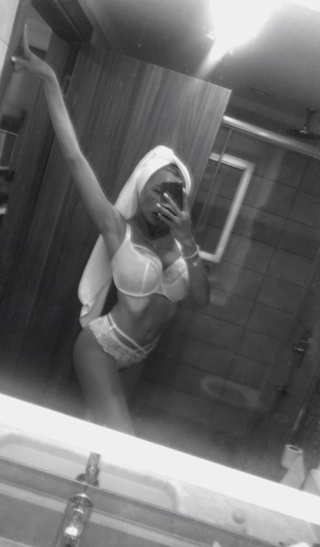 japanische teenager-onlyfans nackt perfekte fotos