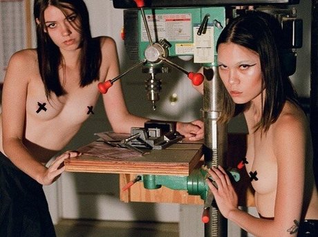 kurvige milf-onlyfans kostenlose nackte bild