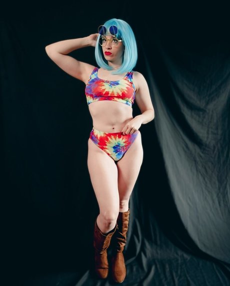 küken mit schwänzen onlyfans nackt exklusive bild