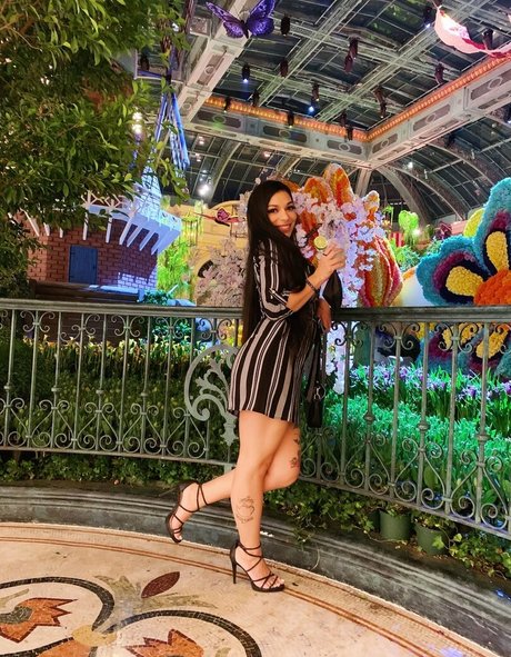 ehefrau milf onlyfans hübsche schöne galerie