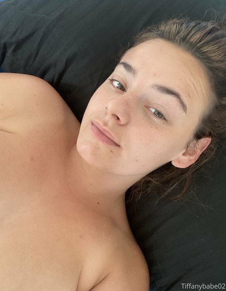 vollbusige brünette onlyfans kunst sexy bilder