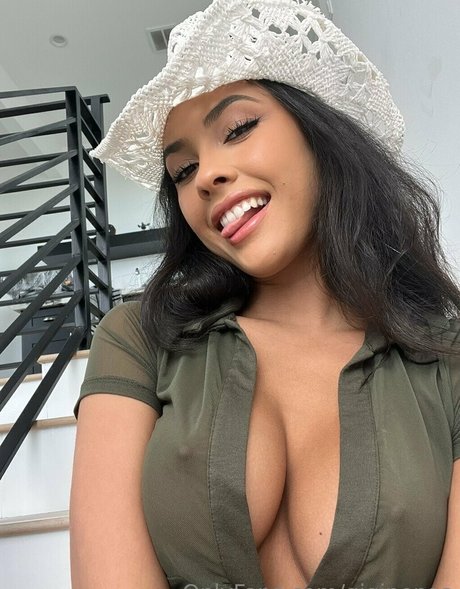 gigipenaa model sexy bilder