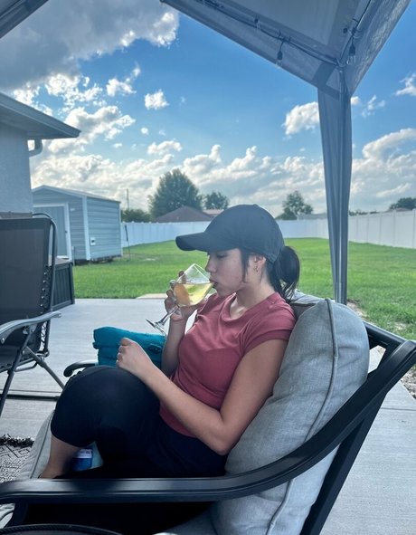 college-onlyfans kunst schöne galerien