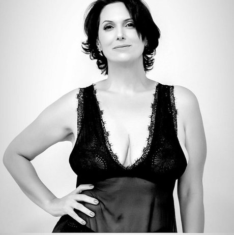 ebenholzlehrerin onlyfans nacktheit pornographische bild