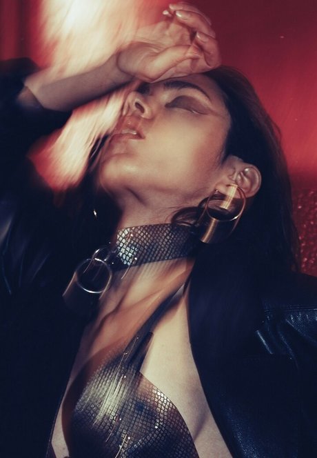 Nausicaa Yami top pornostar bild