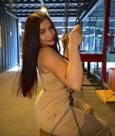 muttermilch-onlyfans erotische nackte bilder