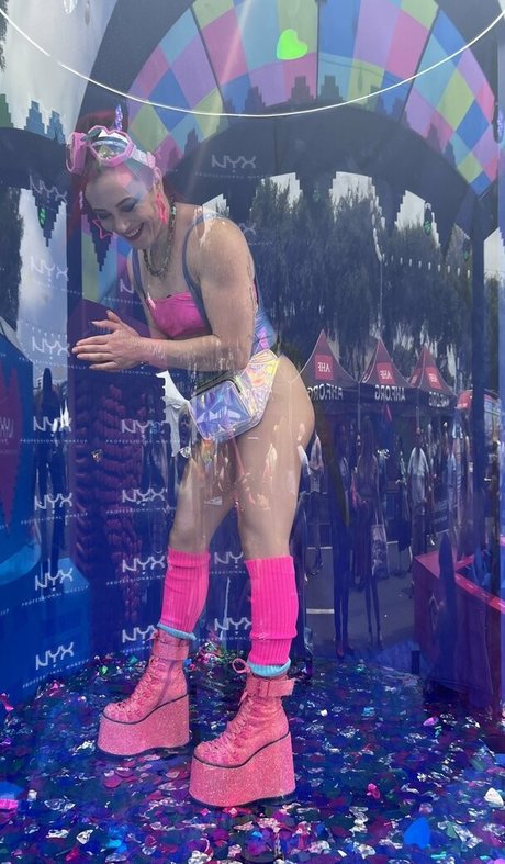 amber onlyfans exklusive nackte bild