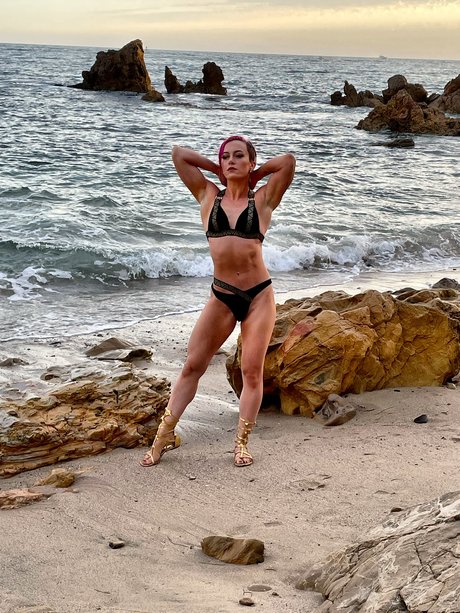 Claire Max nackt nette foto