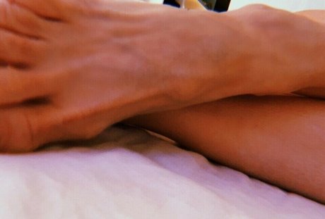 blonde heiße frau onlyfans porno kunst bild