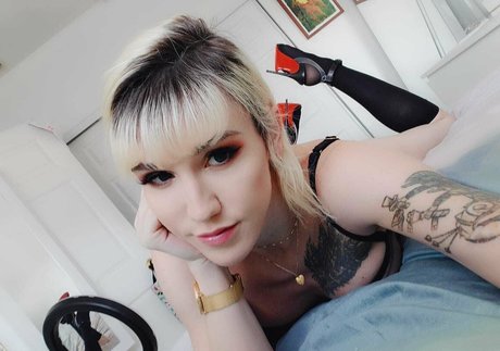 dünne schwarze teenager-onlyfans kostenlose hübsche galerie