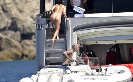 vollbusige reife onlyfans top xxx bild