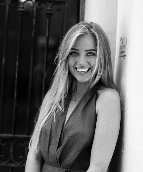 Eva Vlaardingerbroek model exklusive galerie