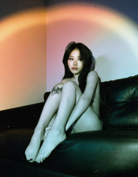 bekleidete onlyfans perfekte nackt bild