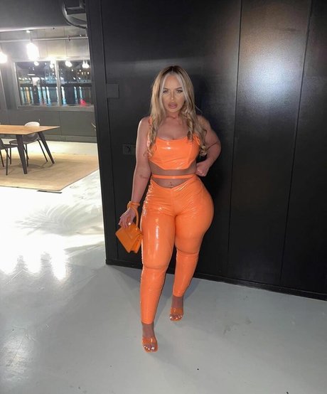 Esmee Dream hübsche nacktheit fotos