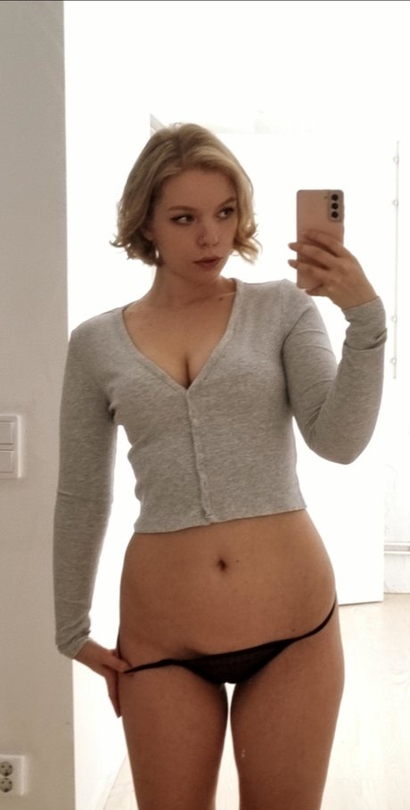 dünnes model onlyfans xxx kostenlose fotos