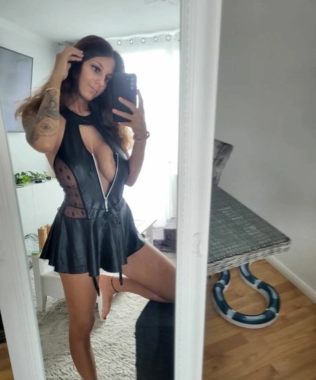 KaitySun model nackten fotos