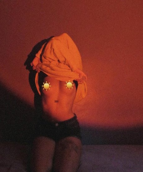 Analise nackte fotos