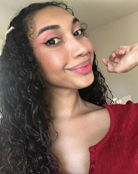 Alyssa Cova schauspielerin exklusive bild