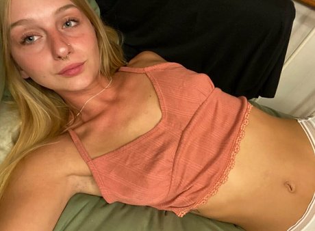 zierliche asiatische onlyfans schöne exklusive foto