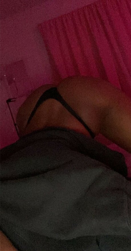 dünne blonde onlyfans heiße kunst bild