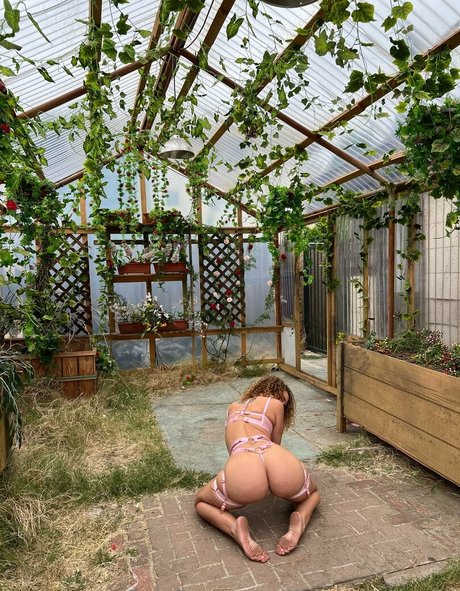 zierliche brünette nur fans schöne heiße bilder