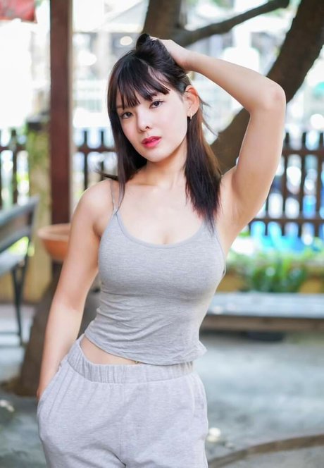 Beeko Pinknavy hübsche nackt foto