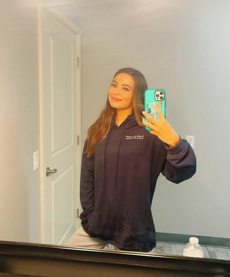 Miranda Cosgrove xxx fotos