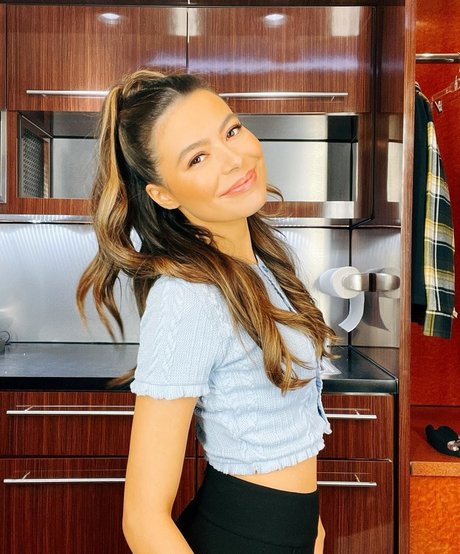 Miranda Cosgrove kostenlose beste archiv