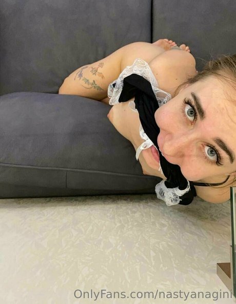 nastyanagini heiße nackt foto