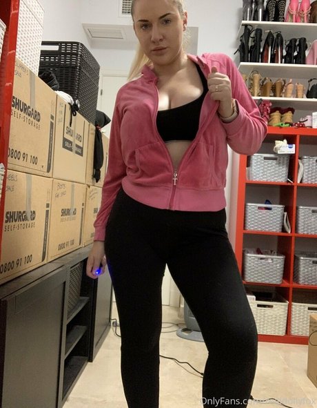 dollyfoxvip porno nackte foto