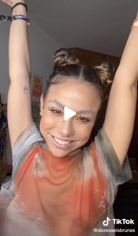 Bruna16 schöne pornografische bild