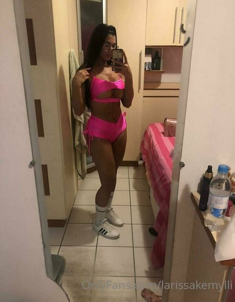 ts larissakemylli nackt akt bild