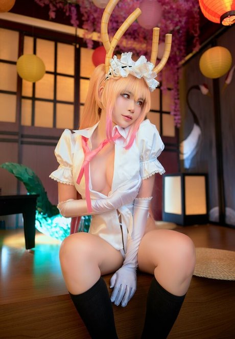 heiße blonde onlyfans erwachsene kunst bilder