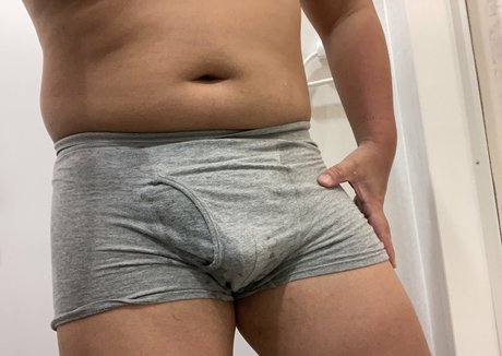 dünnes model onlyfans hübsche nackt foto