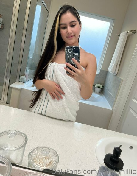 vollbusige brünette onlyfans nacktheit top bild