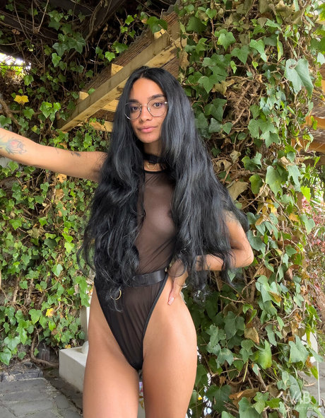 stiefschwester onlyfans exklusive nackte fotos