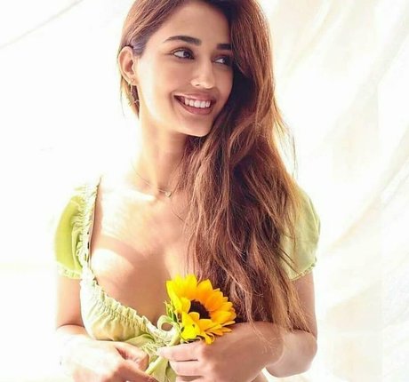 Disha Patani schöne nackte bild