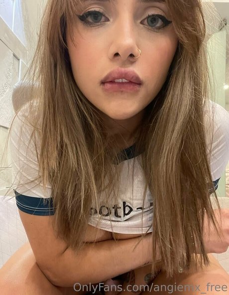 angiemx free model top bild