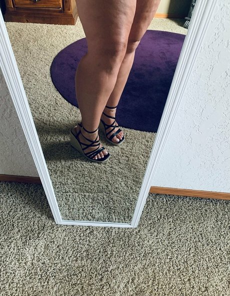 millionzofpeaches schauspielerin nacktheit foto