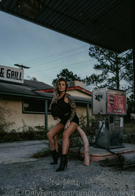 SimplyUncovered erotische exklusive bild