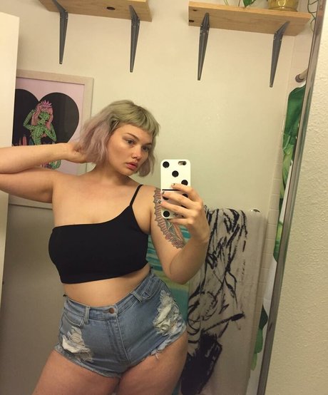 isabel hendrix sexy nackt bild