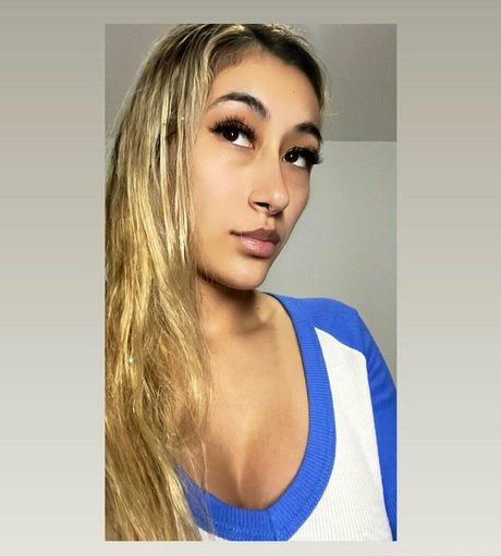 serenaamoon schöne nackten foto