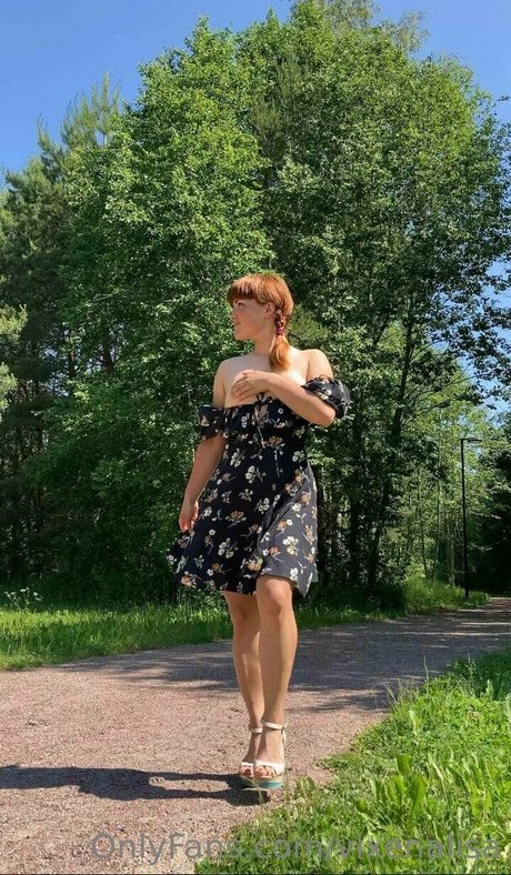 vollbusige brünette onlyfans nackt top bild