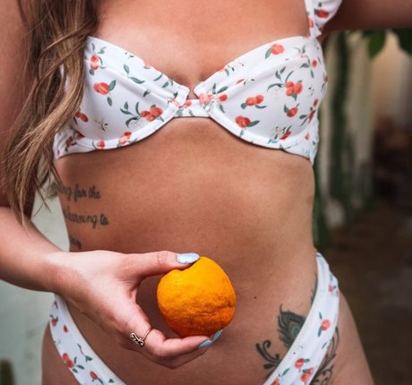 latex-onlyfans hübsche porno bild