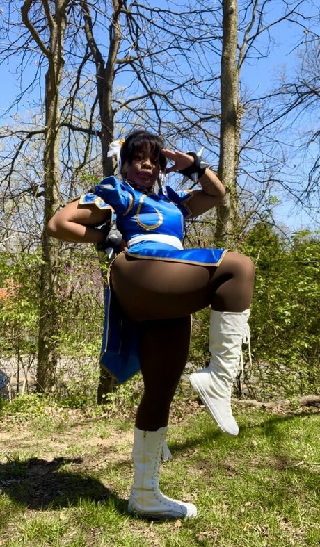 Flaminhotriah model nacktheit bild