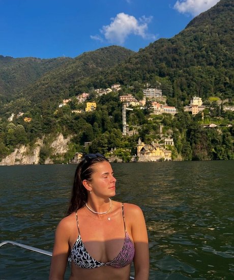 mollige emo-onlyfans top nackt foto