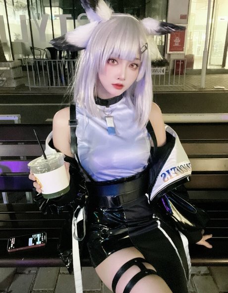 sakuracyan_ kunst nackt galerien