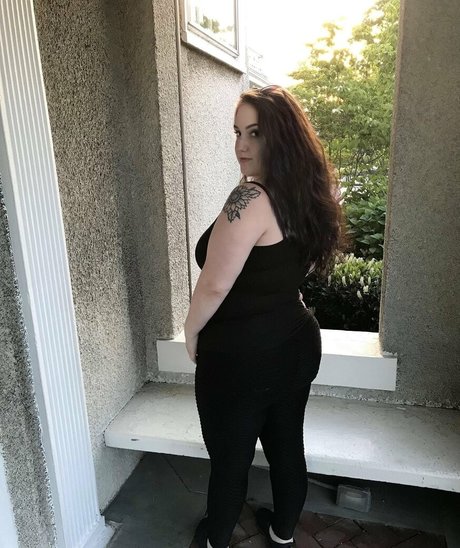 zierliche asiatische onlyfans kunst erwachsene bild