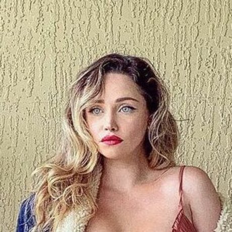 Ivianna Aria kostenlose pornostar bild